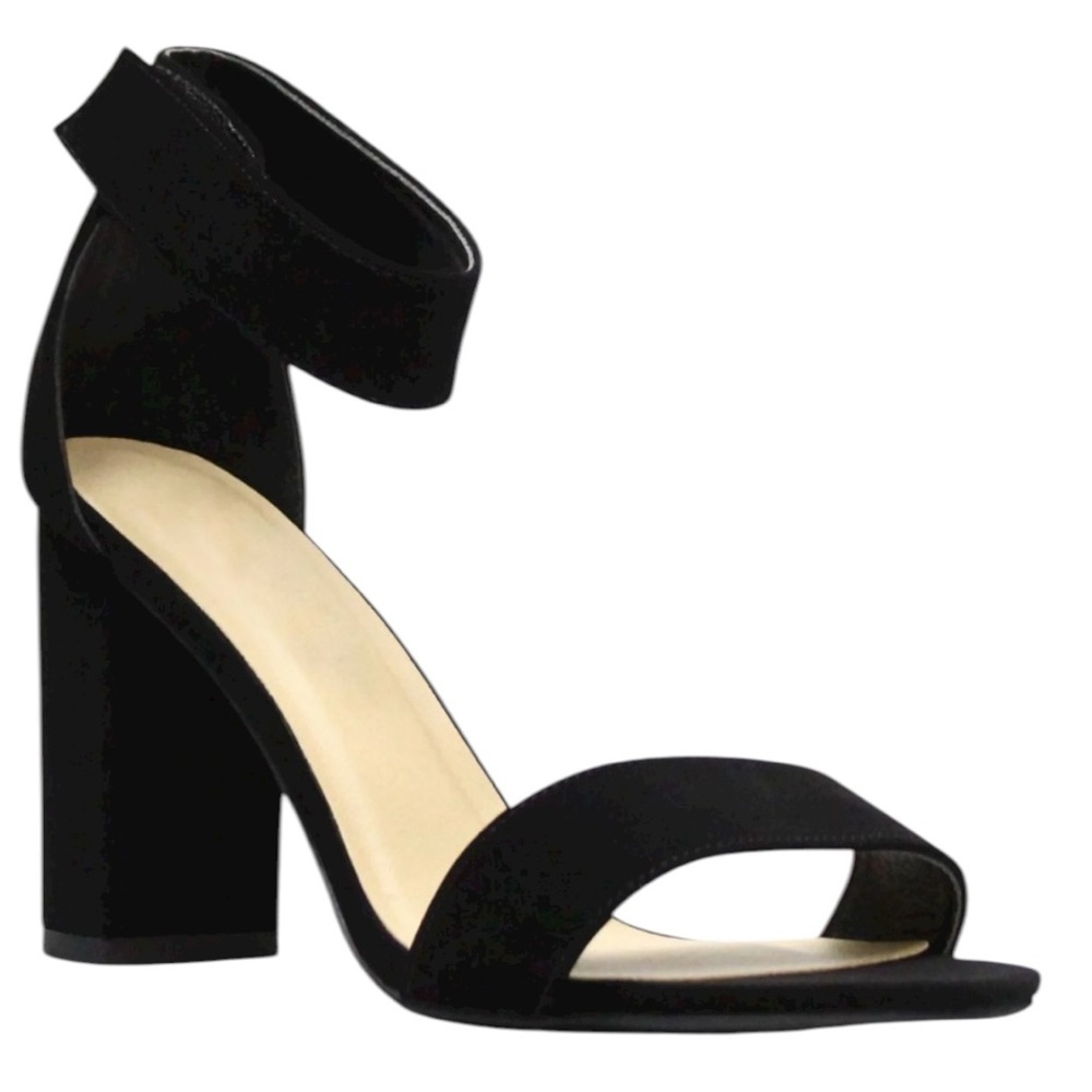 NWT Chic Black Ankle Strap Mid-rise Block Heels Open Toe Wide Fit Women's Size 8